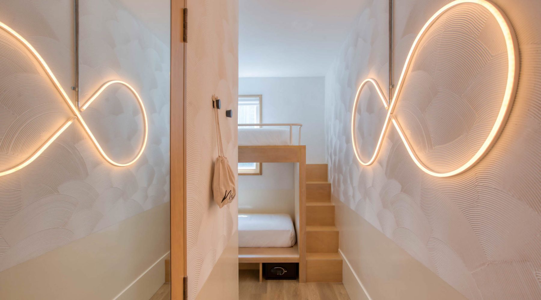 momoshotelkualalumpurbunkbedroomview2-1574673976160