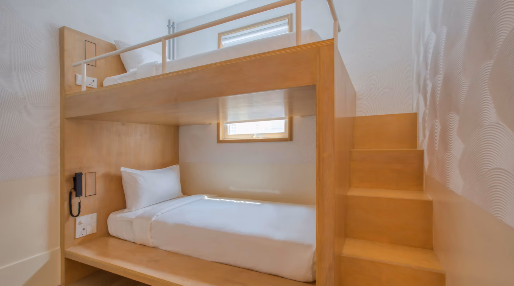 momoshotelkualalumpurbunkbedsideview2-1574673986013