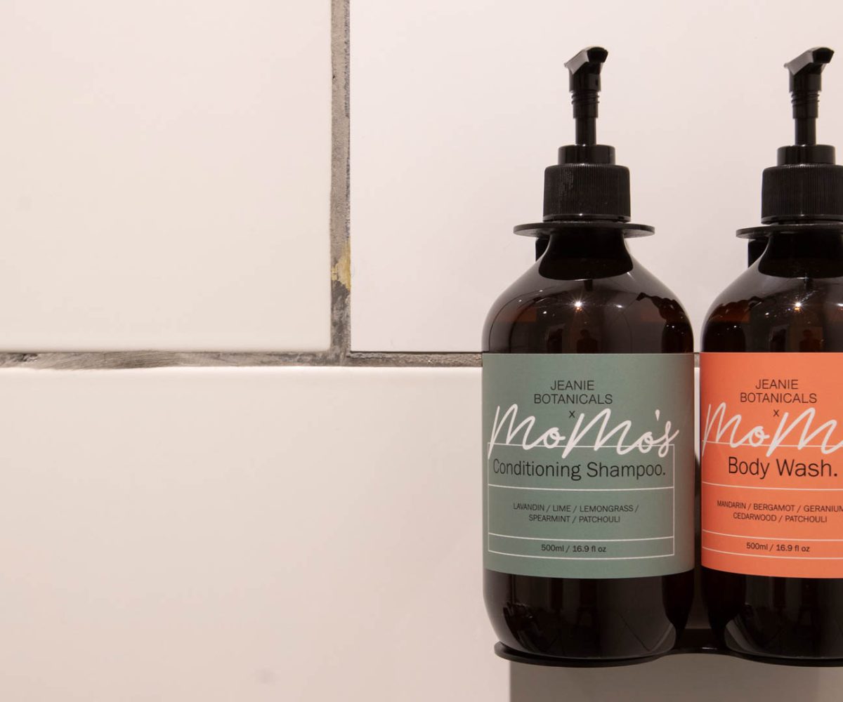 momostoiletries_cropped_16x915730311835212-1574674955743